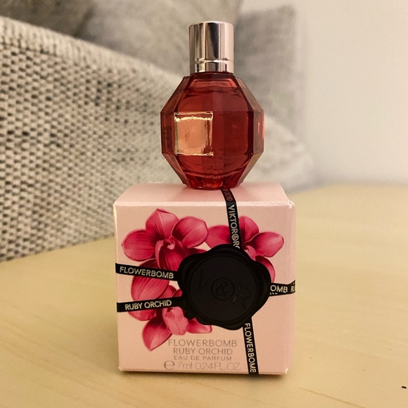 Viktor & Rolf Other - 5 for $25!✨ Viktor & Rolf Flowerbomb Ruby Orchard Perfume